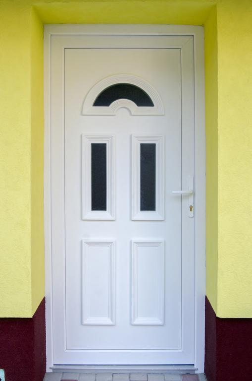 Csongradi Vendegvaro Apartmanok, Szarka Haz Exterior photo
